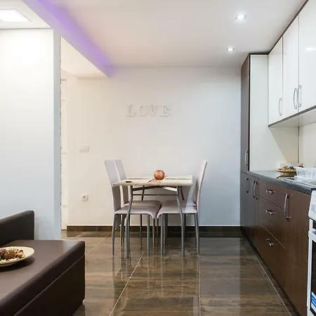 Robo 3 Apartment *